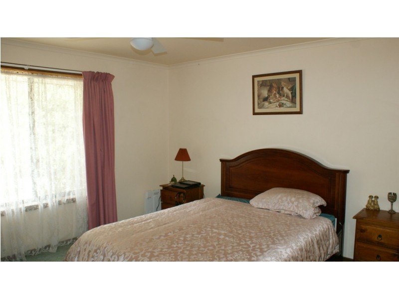 5 Churchill Avenue, Bright VIC 3741