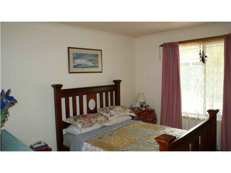 5 Churchill Avenue, Bright VIC 3741