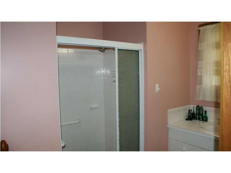 5 Churchill Avenue, Bright VIC 3741