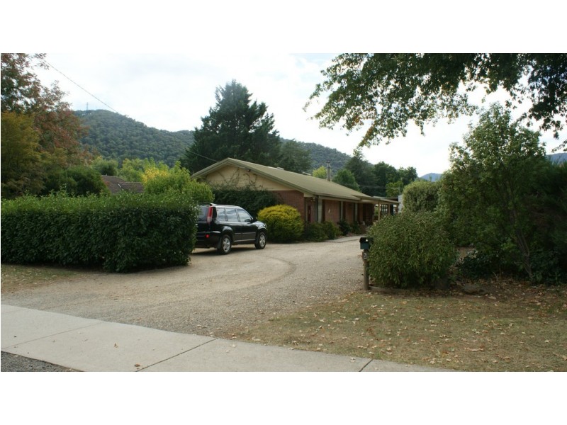 5 Churchill Avenue, Bright VIC 3741