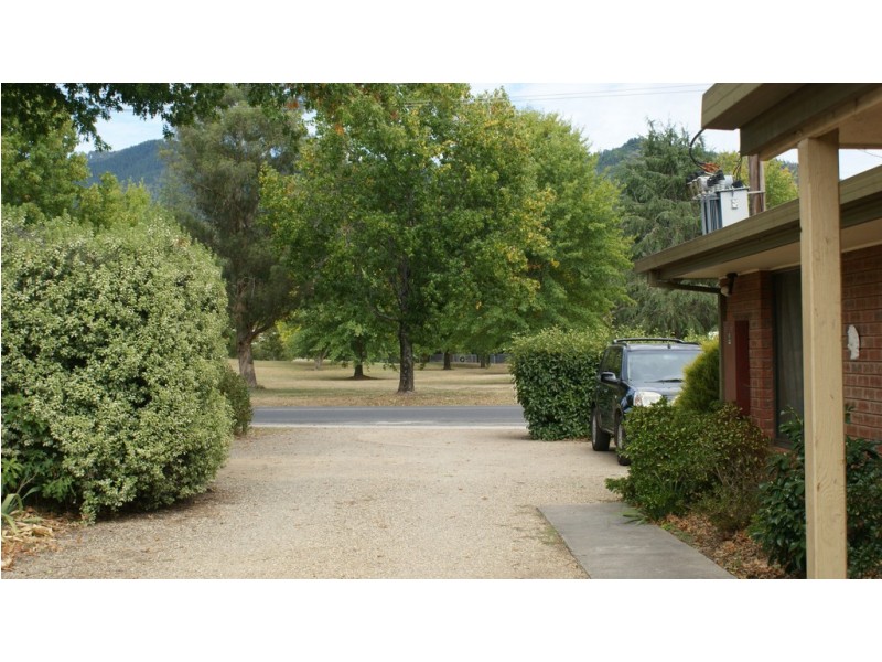 5 Churchill Avenue, Bright VIC 3741