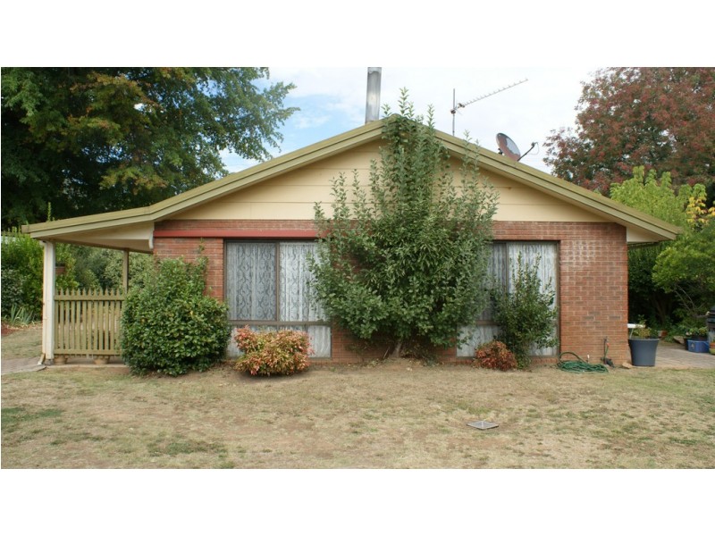 5 Churchill Avenue, Bright VIC 3741