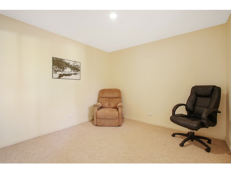 14 Norman Court, Bright VIC 3741