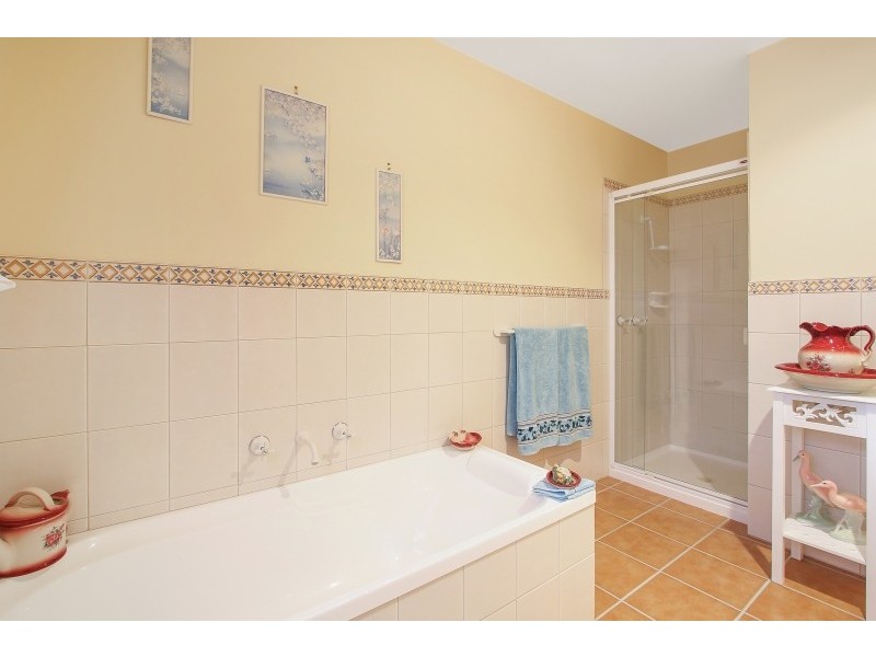 14 Norman Court, Bright VIC 3741