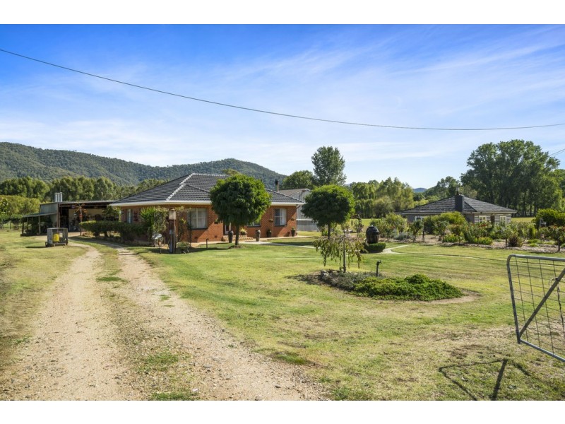 5564 Great Alpine Road, Ovens VIC 3738