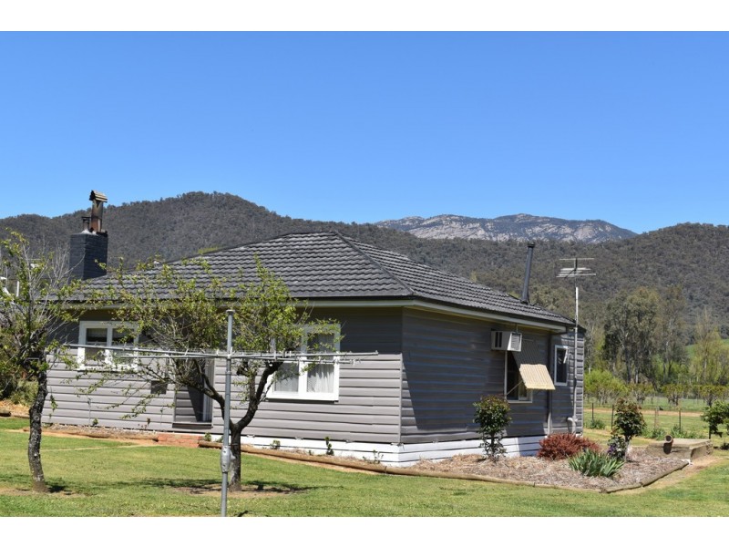 5564 Great Alpine Road, Ovens VIC 3738