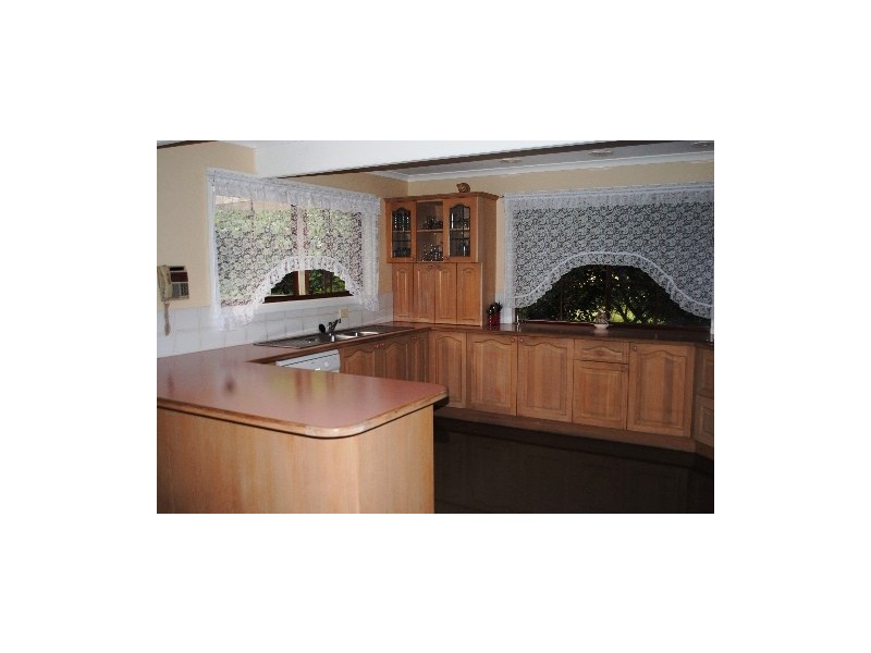 1-5 Racecourse Rd, Bright VIC 3741