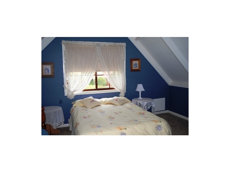 1-5 Racecourse Rd, Bright VIC 3741