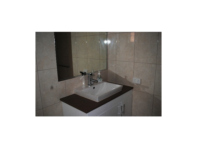 1-5 Racecourse Rd, Bright VIC 3741