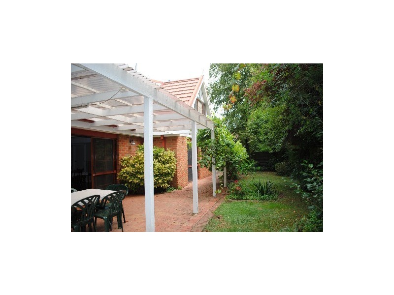 1-5 Racecourse Rd, Bright VIC 3741