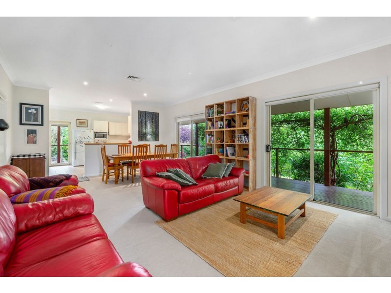 6 Clarkes Road, Wandiligong VIC 3744