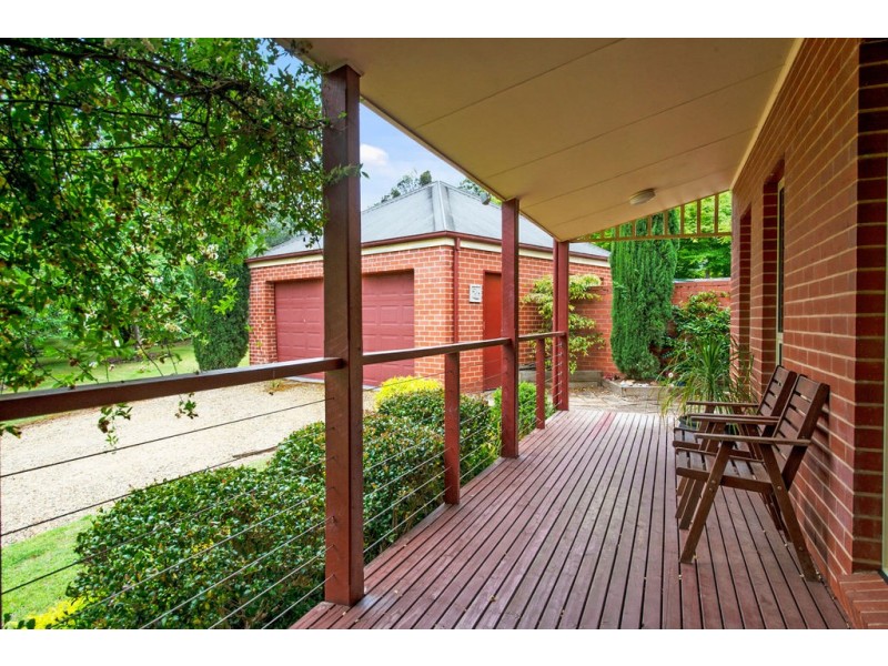 6 Clarkes Road, Wandiligong VIC 3744