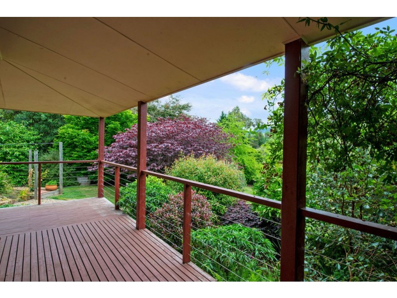 6 Clarkes Road, Wandiligong VIC 3744