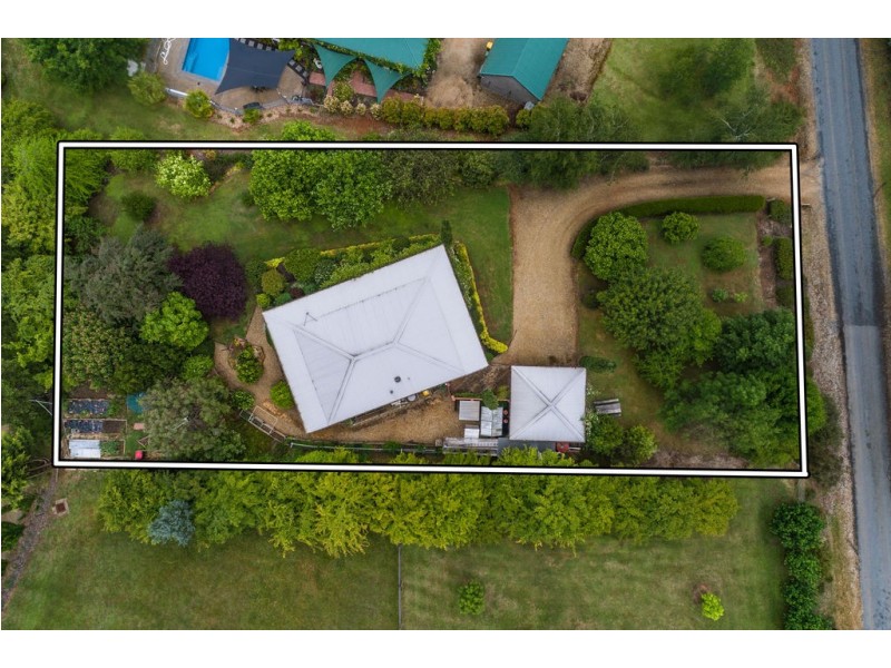 6 Clarkes Road, Wandiligong VIC 3744