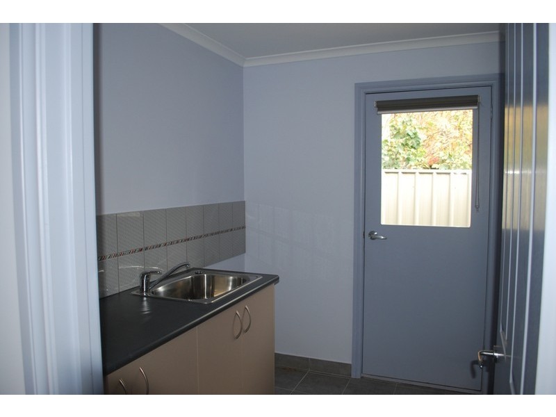 Unit 1/18 Thompson St, Bright VIC 3741