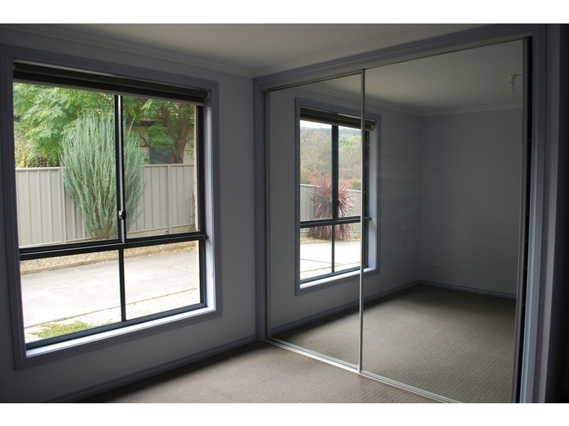 Unit 1/18 Thompson St, Bright VIC 3741