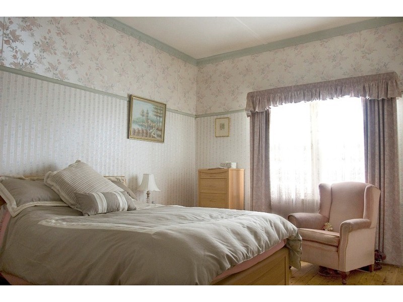 54 Delany Ave, Bright VIC 3741