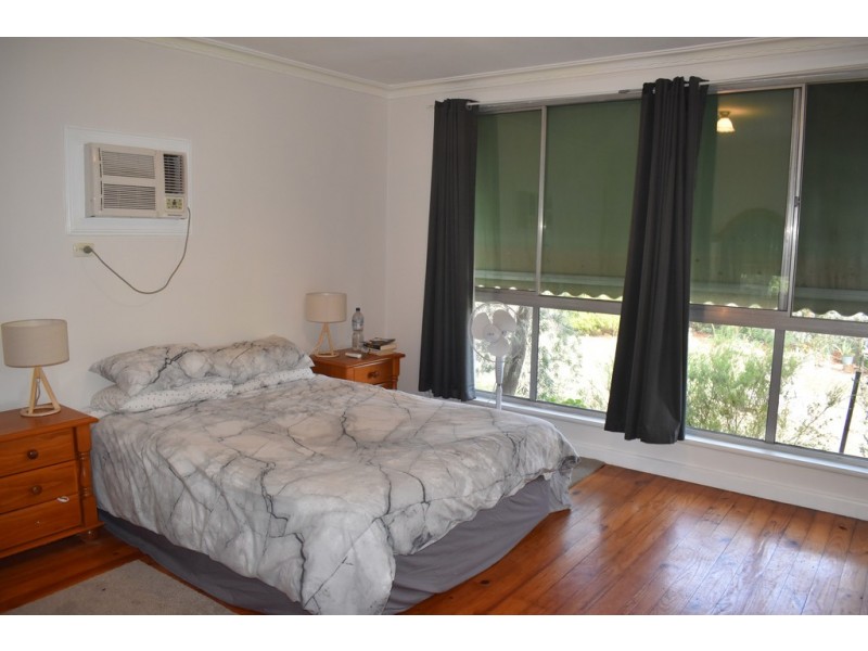 68 Powells Lane, Whorouly South VIC 3735