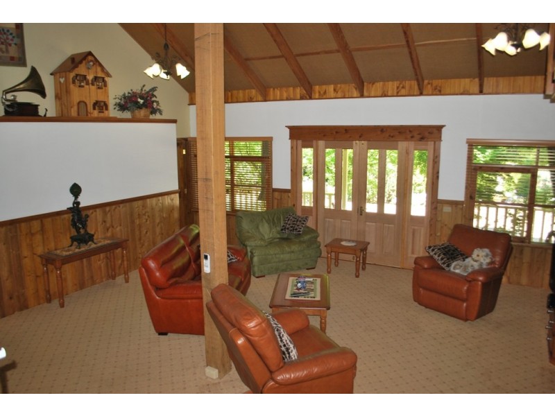 2179 Great Alpine Road, Harrietville VIC 3741