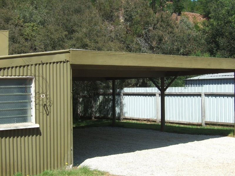 24B Nicholson St, Porepunkah, Bright VIC 3741