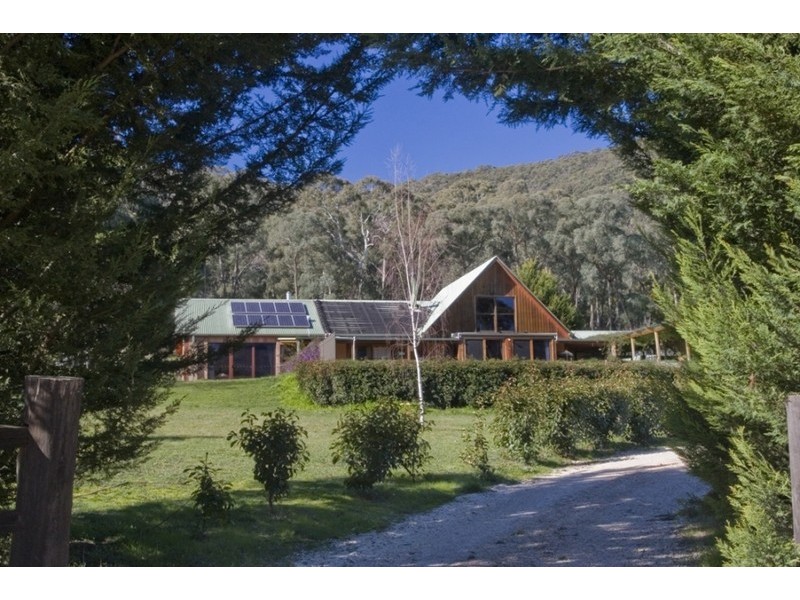 150  Jones Rd, Porepunkah, Bright VIC 3741