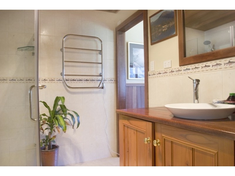 150  Jones Rd, Porepunkah, Bright VIC 3741