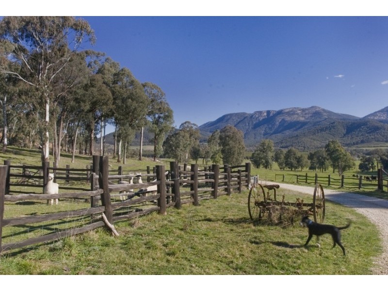 150  Jones Rd, Porepunkah, Bright VIC 3741