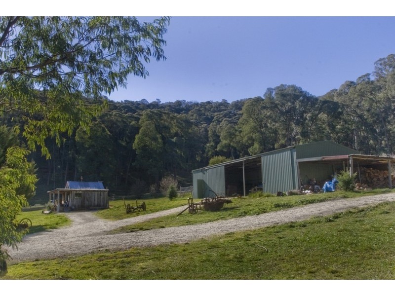 150  Jones Rd, Porepunkah, Bright VIC 3741