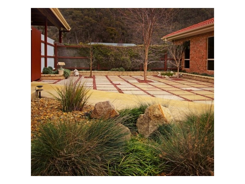 5 Paiano Lane, Bright VIC 3741