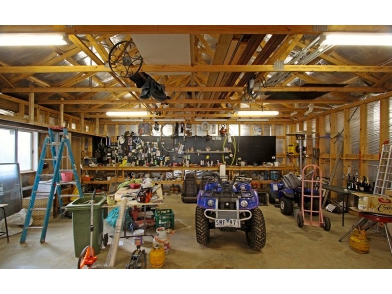 5 Paiano Lane, Bright VIC 3741