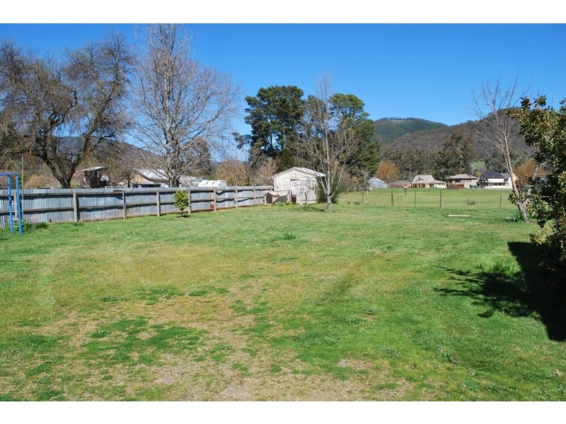 34 Delany Ave, Bright VIC 3741