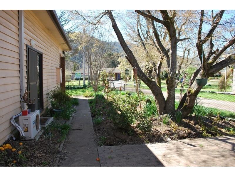 34 Delany Ave, Bright VIC 3741