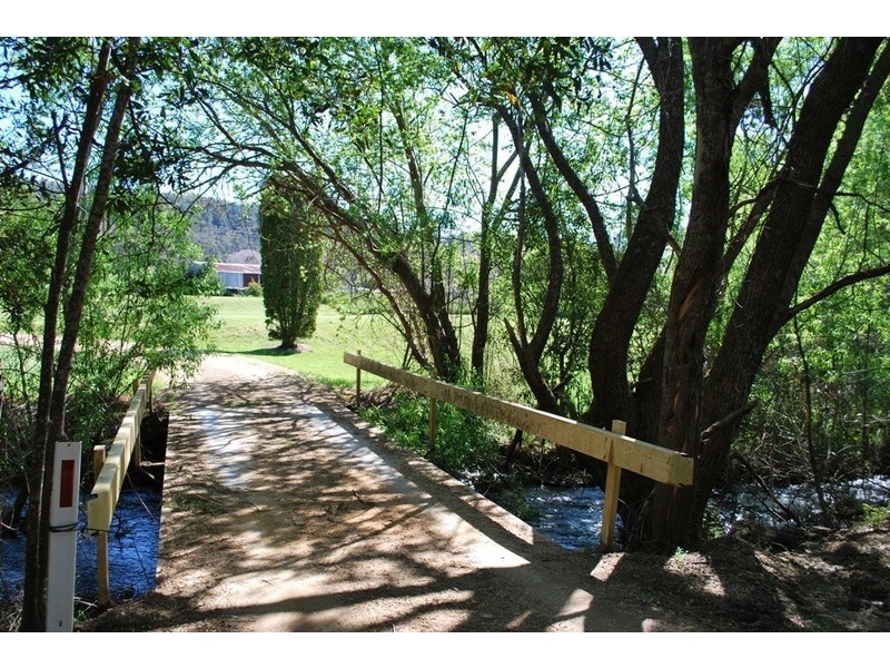 290  Roberts Creek Rd, Porepunkah, Bright VIC 3741