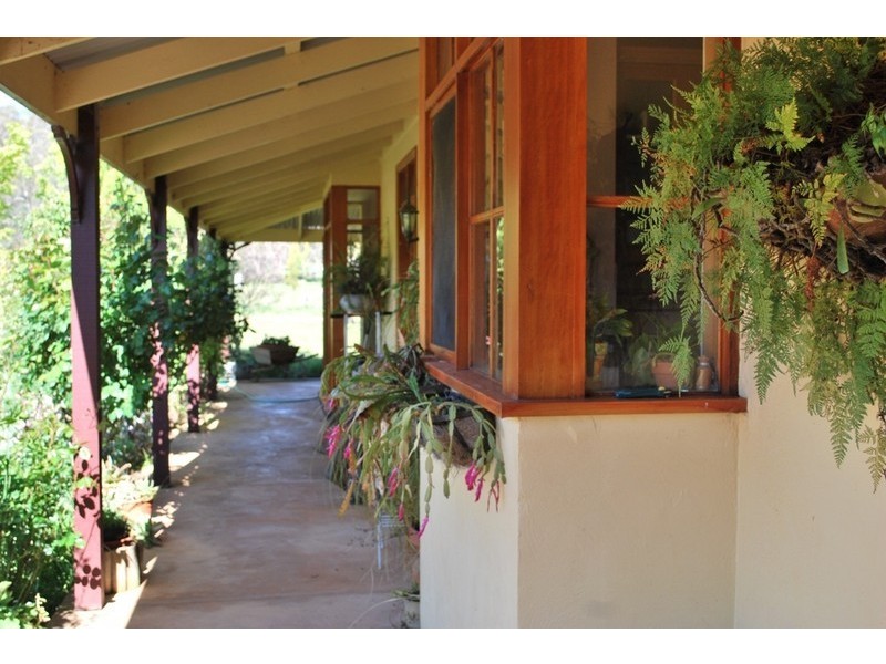 290  Roberts Creek Rd, Porepunkah, Bright VIC 3741