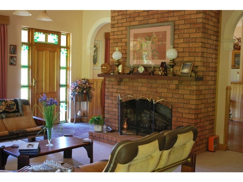 290  Roberts Creek Rd, Porepunkah, Bright VIC 3741