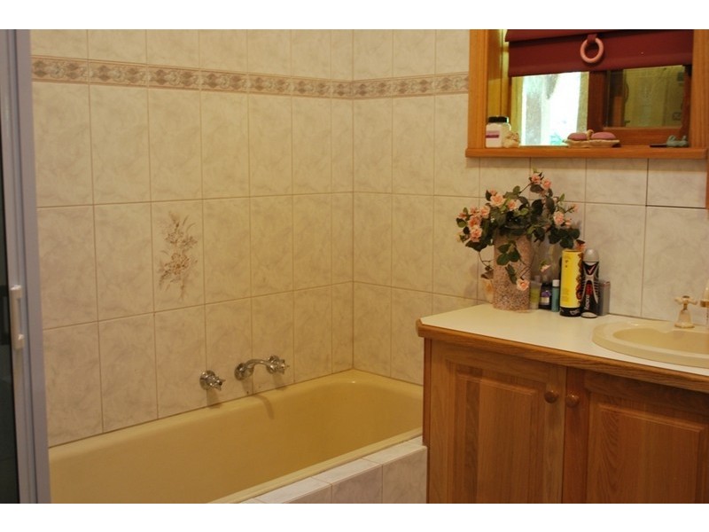 290  Roberts Creek Rd, Porepunkah, Bright VIC 3741