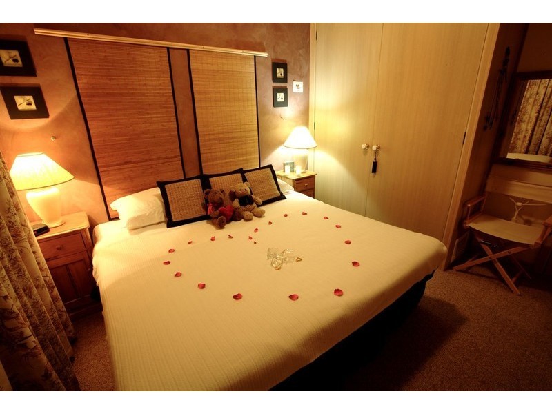 4 Stewarts Rd, Tawonga Sth, Mount Beauty VIC 3699