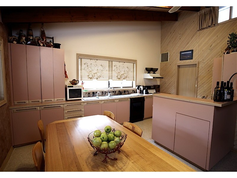 4 Stewarts Rd, Tawonga Sth, Mount Beauty VIC 3699