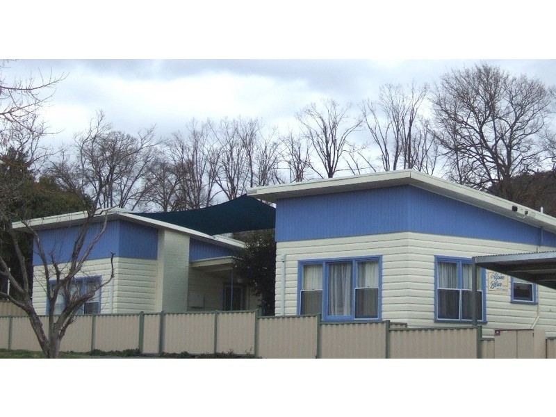 1 and 2 / 6 Station St, Bright VIC 3741