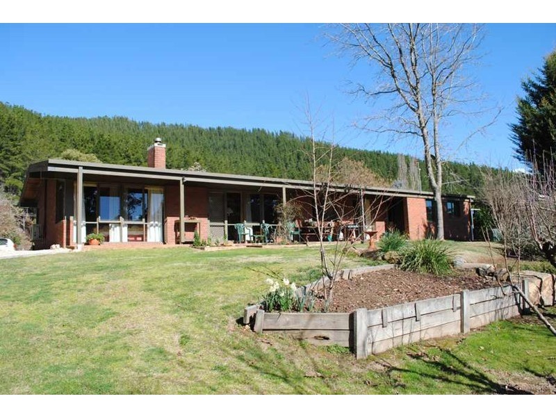 7125 Great Alpine Rd, Porepunkah, Bright VIC 3741