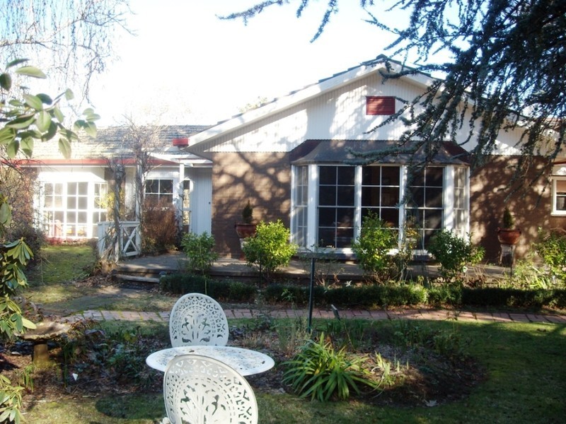 54 Mountbatten Ave, Bright VIC 3741