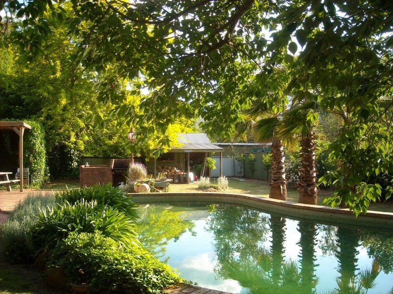 54 Mountbatten Ave, Bright VIC 3741