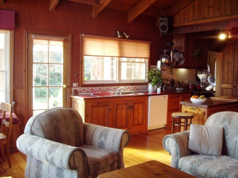 54 Mountbatten Ave, Bright VIC 3741