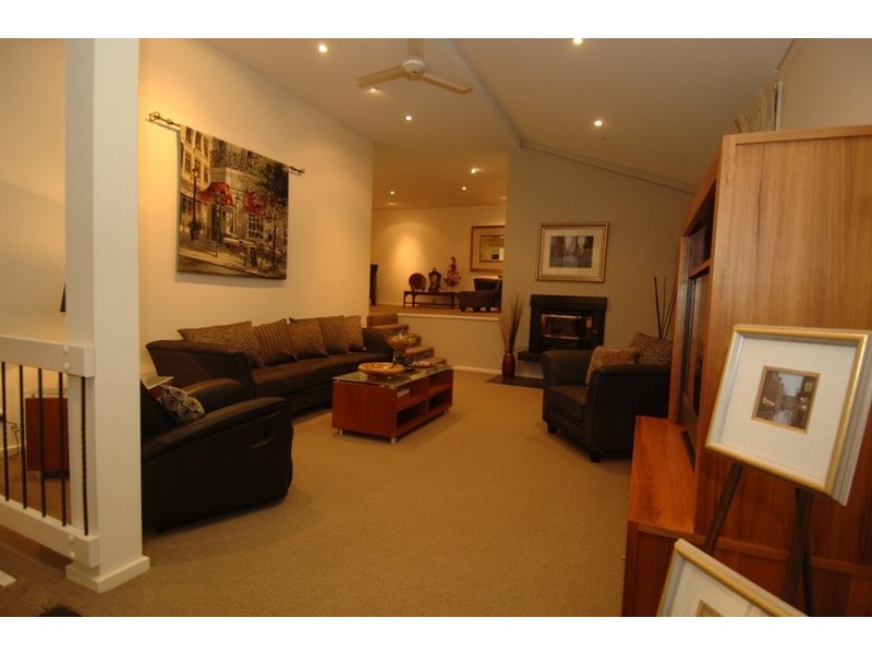 166 Delany Ave, Bright VIC 3741