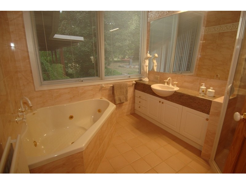 166 Delany Ave, Bright VIC 3741