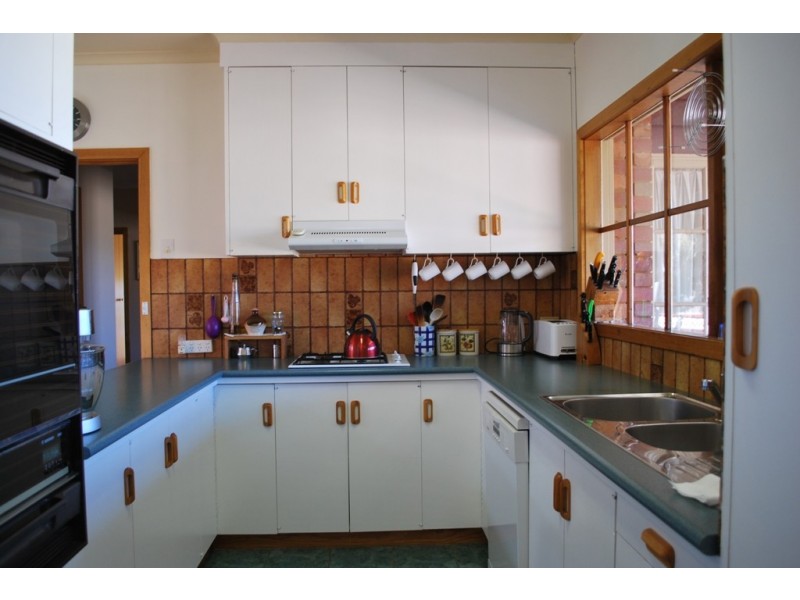 10 Hicks Rd, Mudgegonga VIC 3737