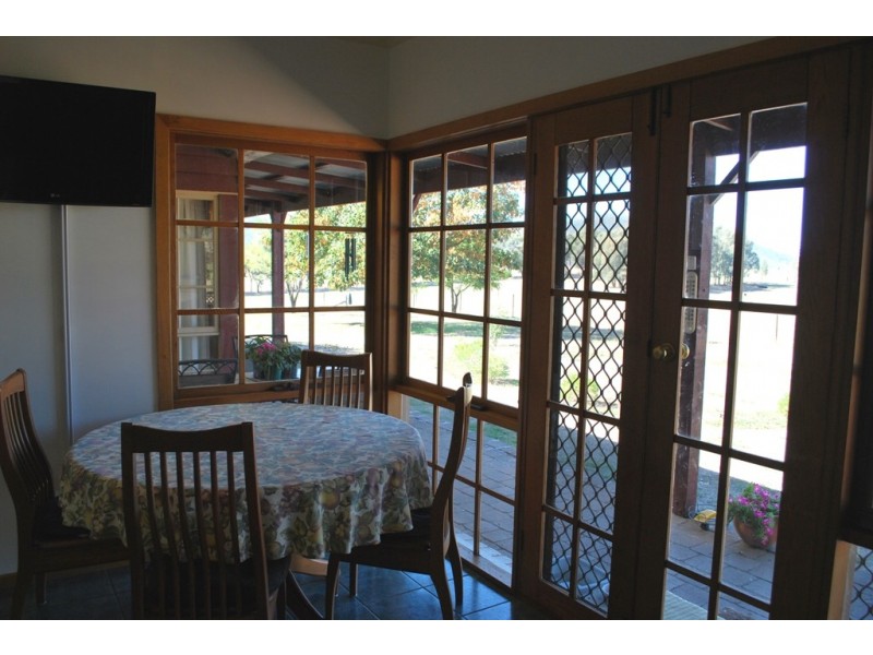 10 Hicks Rd, Mudgegonga VIC 3737