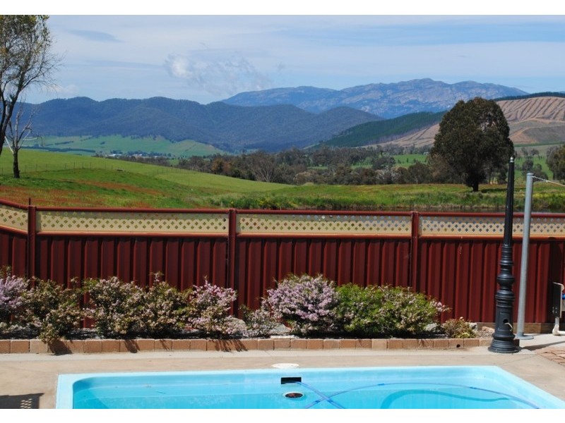 10 Hicks Rd, Mudgegonga VIC 3737