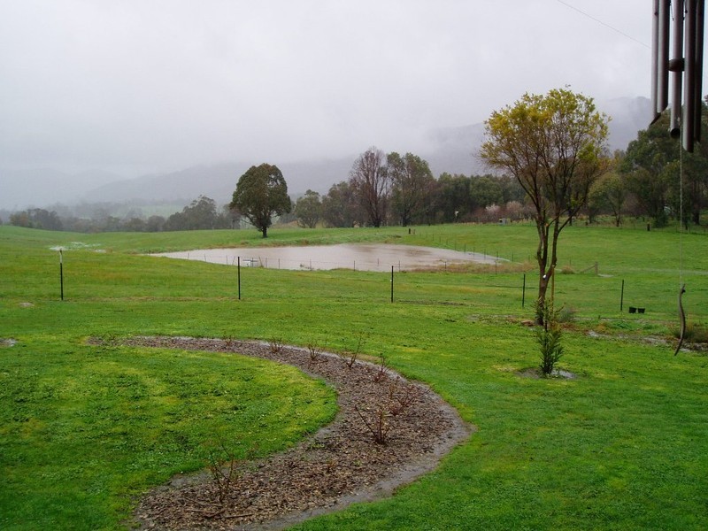 10 Hicks Rd, Mudgegonga VIC 3737