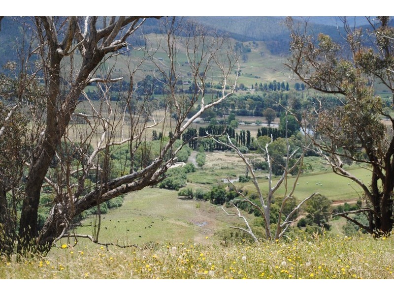 33 Mullagong Lane, Upper Gundowring VIC 3691